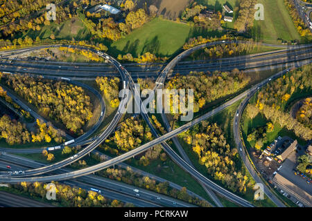 Autobahnkreuz Kaiserberg Interchange Interchange, Spaghetti, A3 und A40 Autobahnen, Ruhrschnellweg, Luftaufnahme von Duisburg, Ruhrgebiet Stockfoto