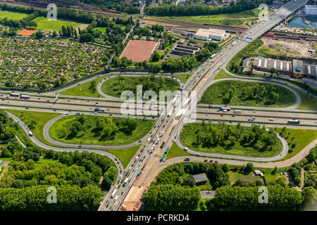 Autobahnkreuz Interchange, A40 und A59 Autobahnen (Autobahnen), Brücken bedürfen einer Renovierung, Sanierung der A59 Autobahn (Autobahn) im Bereich zwischen der Stadt Duisburg Duisburger Kreuz Austausch mit A42 Autobahn (Autobahn) und Ruhr und der Innenstadt von Duisburg, Ruhrgebiet Stockfoto