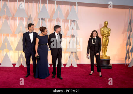 HOLLYWOOD, CA - 22. Februar: Bennett Miller, Maya Rudolph und Paul Thomas Anderson, Colleen Atwood attendst der 87. jährlichen Academy Awards in Hollywood & Highland Center am 22. Februar 2015 in Hollywood, Kalifornien. Personen: Bennett Miller, Maya Rudolph und Paul Thomas Anderson, Colleen Atwood Stockfoto