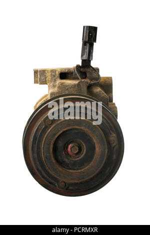 Automotive Klimaanlage Kompressor, alte für den Leerlauf des Motors aus dem Auto entfernt Stockfoto