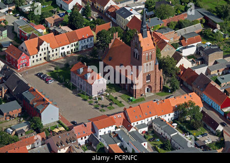 Luftaufnahme, Stadtzentrum, St. Mary's Church, Backsteinkirche, Usedom, Usedom, Ostsee, Usedom, Ostseeküste, Mecklenburg-Vorpommern, Deutschland, Europa Stockfoto