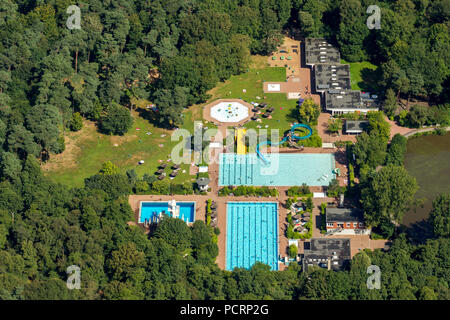 Luftaufnahme, Wald, Swimmingpool, Kinderbecken, Hilden, Rheinland, Nordrhein-Westfalen, Deutschland, Europa Stockfoto