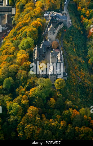 Luftaufnahme, Burg Altena, Grafschaft Altena, Klusenberg, Falllaub, Altena, Sauerland, Nordrhein-Westfalen, Deutschland, Europa Stockfoto