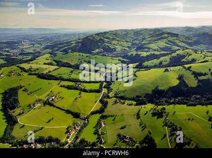 Luftaufnahme, Voralpen mit grünen Wiesen, Waidhofen an der Ybbs, Niederösterreich, Österreich Stockfoto