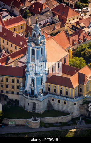 Stift Dürnstein, ehemaliges Kloster, Stiftskirche mit blau-weißen Farbgebung, Dürnstein, Niederösterreich, Österreich Stockfoto