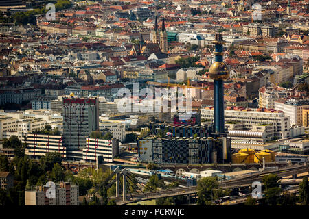 Luftaufnahme, Müllverbrennungsanlage Spittelau mit Wiener Innenstadt im Hintergrund, Hundertwasser, Fernwärme Wien, Vienna, Wien, Österreich Stockfoto