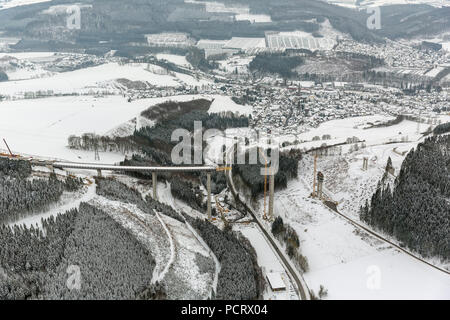 Luftaufnahme, ein 44 Brücke, Brückenbau, höchste Viadukt in Nordrhein-Westfalen, Bestwig, Sauerland, Nordrhein-Westfalen, Deutschland, Europa Stockfoto