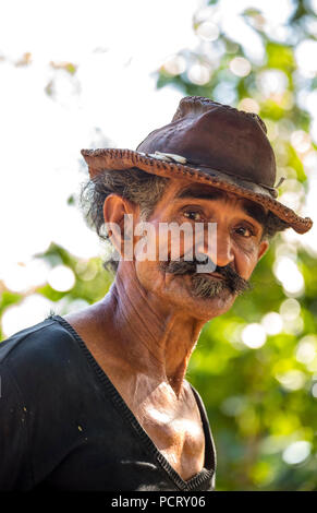 Zuckerrohr Landwirt im Valle de los Ingenios, Porträt mit Hut, Trinidad, Kuba, Sancti Spíritus, Kuba Stockfoto