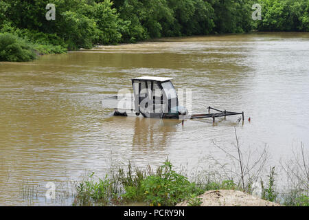 Ein Golfplatz überflutet wegen starker Regenfälle in North Carolina. Stockfoto