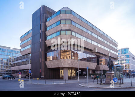 Berlin Mitte Wilhelmstr. Tschechische Botschaft Brutalismus Illustr. Stockfoto