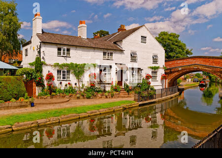 Bridgewater Canal in Lymm Dorf, Warrington, Cheshire, England, UK. Stockfoto