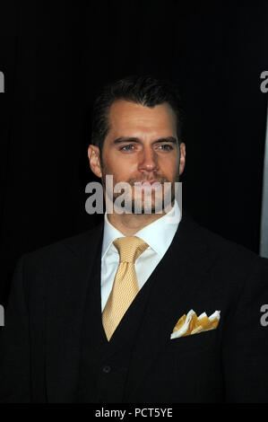 NEW YORK, NY - AUGUST 10: Henry Cavill besucht die New York Premiere für "Der Mann vom UN-C.L.E." im Ziegfeld Theatre am 10. August 2015 in New York City. Personen: Henry Cavill Stockfoto