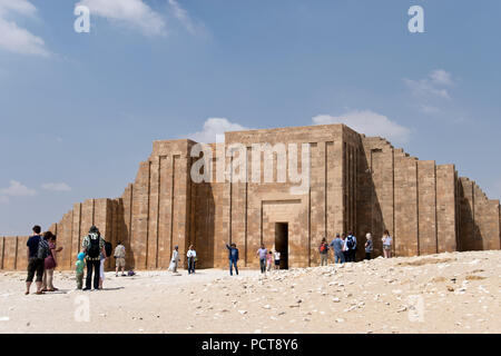 Eingang zum saqqara Nekropole, die Häuser der Pyramide des Djoser, eine Stufenpyramide der ersten Pyramide in Ägypten gebaut. Stockfoto