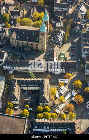 Altstadt von Schwelm mit Alten Markt und Christus Kirche, Markt, Wochenmarkt, Schwelm, Ennepe-Ruhr-Kreis, Nordrhein-Westfalen, Deutschland Stockfoto