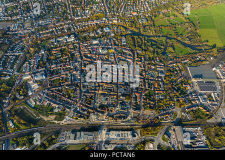 Blick auf die Altstadt von Lippstadt mit St. Mary's Church, Stadt Plan, Lippstadt, Soester Börde, Kreis Soest, geplante Stadt, Deutschlands älteste Gründung Stadt, Nordrhein-Westfalen, Deutschland Stockfoto