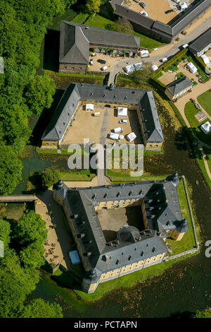 Wasser Schloss von Jüchen, Rheinland, zwei äußeren Baileys, Park, englischen Landschaftsgarten, Joseph zu Salm-Reifferscheidt-Dyck, Landesgartenschau 2002 Stockfoto