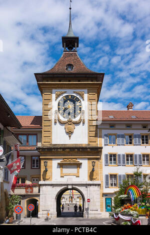 Hauptstraße mit Blick auf die berntor, Altstadt, Murten, Murten, Kanton Freiburg, West Switzerland, Schweiz Stockfoto