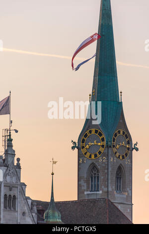 Blick auf Kirche Turm der Fraumünster, Altstadt, Zürich, Kanton Zürich, Schweiz Stockfoto