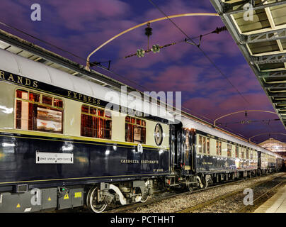 Frankreich, Paris, Wagen, Zug, Nacht Stockfoto