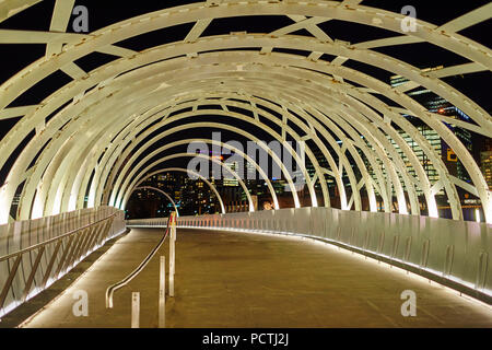 Spider Brücke (Webb stahl Fußgängerbrücke), Docklands, Docklands, Melbourne, Victoria, Australien, Ozeanien Stockfoto