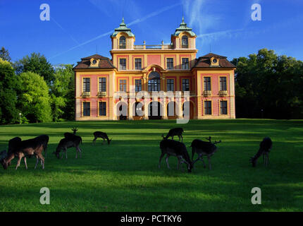 Schloss Favorite mit Rehen, Ludwigsburg, Baden-Württemberg, Deutschland, Europa Stockfoto