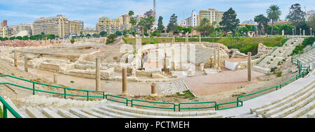 Kom-Ad Dikka archäologische Stätte mit gut erhaltenen Amphitheater, ein Auditorium, ein Badehaus und römischen Villen, Alexandria, Ägypten. Stockfoto