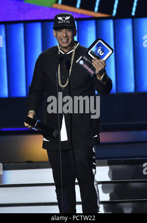 MIAMI, FL - 20. August: Daddy Yankee auf der Bühne bei telemundo's 'Premios Tu Mundo' Awards 2015 in der American Airlines Arena am 20. August 2015 in Miami, Florida Personen: Daddy Yankee T Stockfoto