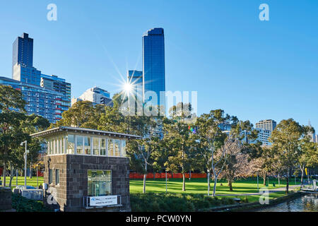 Landschaft, Rialto Towers und Park, Docklands, Waterfront, Melbourne, Victoria, Australien, Ozeanien Stockfoto