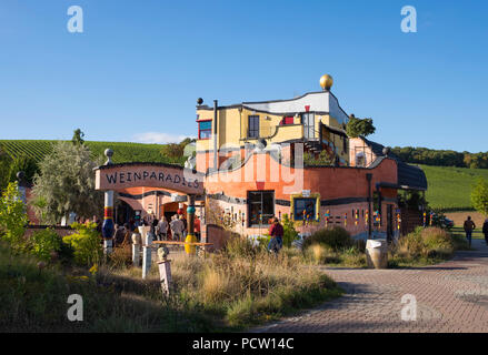 Weingut Hirn Im Weinparadies im Hundertwasser Stil, Matthias Hirn, Eisenheim Untereisenheim, Franken, Unterfranken, Franken, Bayern, Deutschland Stockfoto