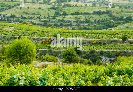 Omodos, Zypern. Mai 2018. Blick auf die Landschaft außerhalb der traditionellen Dorf Omodos in Zypern. Stockfoto