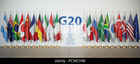 G20-Gipfel oder die Besprechung Konzept. Reihe von Fahnen der Mitglieder der G20 Gruppe der 20 und die Liste der Länder, 3 Abbildung d Stockfoto