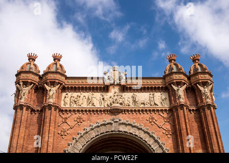 Rote Mauerwerk der "Arc de Triomf", Arc de Triumph, in Barcelona, Spanien Stockfoto