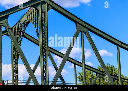 Germany-The Glienicker Brücke über der Havel zwischen Berlin und Potsdam. Stockfoto