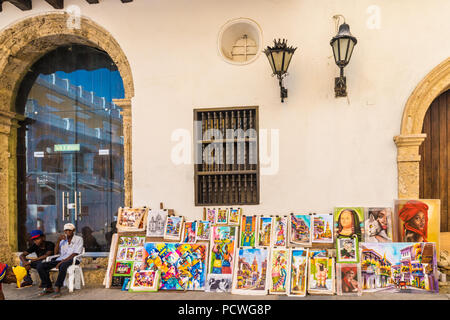 Cartagena, Kolumbien. April 2018. Ein Blick auf die touristische Souvenirs zum Verkauf in der Altstadt von Cartagena, Kolumbien. Stockfoto