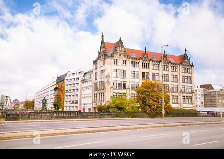 Alte Architektur Gebäude an der Spandauer Straße in Berlin, Deutschland. Stockfoto