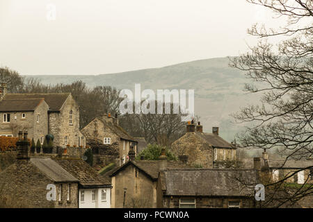 Stone Cottages in Peak District Dorf Castleton, Derbyshire, England, Vereinigtes Königreich. Stockfoto