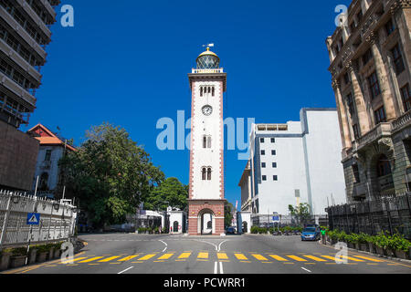 COLOMBO, Sri Lanka - Dec 24, 2016: Das historische Gebäude der Leuchtturm befindet sich heute unter den Hochhäusern von Fort und funktionieren als t Stockfoto