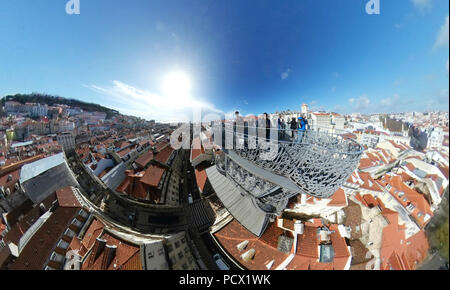 Full Circle Panorama: Skyline, Elevador de Santa Justa, Lissabon, Portugal. Stockfoto