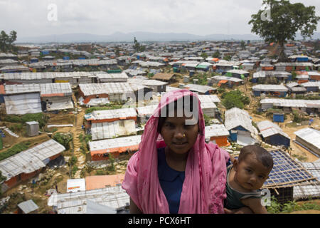 Dhaka, Bangladesch. 3 Aug, 2018. COX'S BAZAR, BANGLADESCH - AUGUST 04: Rohingya Menschen im Flüchtlingslager in Cox's Bazar, Bangladesch am August 04, 2018 gesehen. Credit: Zakir Hossain Chowdhury/ZUMA Draht/Alamy leben Nachrichten Stockfoto