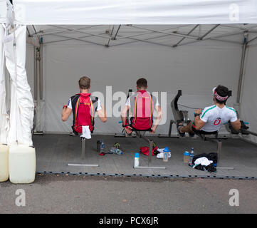 Glasgow, Schottland, Samstag, 4. August 2018, die Athleten bis Erwärmung auf Ergo € ™ s, europäische Spiele, Rudern, Strathclyde Park, North Lanarkshire, © Peter SPURRIER/Alamy leben Nachrichten Stockfoto