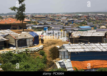 Dhaka, Bangladesch. 3 Aug, 2018. COX'S BAZAR, BANGLADESCH - AUGUST 04: Rohingya Menschen im Flüchtlingslager in Cox's Bazar, Bangladesch am August 04, 2018 gesehen. Credit: Zakir Hossain Chowdhury/ZUMA Draht/Alamy leben Nachrichten Stockfoto