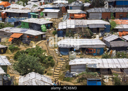 Dhaka, Bangladesch. 3 Aug, 2018. COX'S BAZAR, BANGLADESCH - AUGUST 04: Rohingya Menschen im Flüchtlingslager in Cox's Bazar, Bangladesch am August 04, 2018 gesehen. Credit: Zakir Hossain Chowdhury/ZUMA Draht/Alamy leben Nachrichten Stockfoto