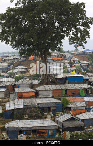 Dhaka, Bangladesch. 3 Aug, 2018. COX'S BAZAR, BANGLADESCH - AUGUST 04: Rohingya Menschen im Flüchtlingslager in Cox's Bazar, Bangladesch am August 04, 2018 gesehen. Credit: Zakir Hossain Chowdhury/ZUMA Draht/Alamy leben Nachrichten Stockfoto