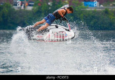 Pittsburgh, PA, USA. 3. August 2018. USA Jet-Ski Freestyle Meisterschaften - top freestyle Athleten wetteifern um den Titel der drei Flüsse Regatta Freestyle Champion. Credit: Amy Cicconi, Alamy leben Nachrichten Stockfoto