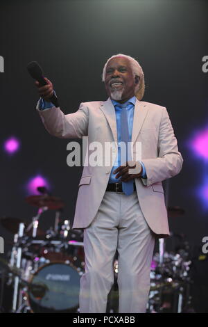 Wildboarclough, Cheshire, UK. 4. August 2018. Billy Ocean führt live auf der Hauptbühne am Rücklauf Norden Arley Hall in Cheshire. Foto: Simon Newbury/Alamy leben Nachrichten Stockfoto