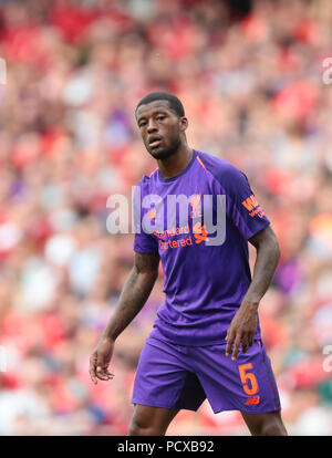 Aviva Stadium, Dublin, Irland. 4 Aug, 2018. Vor der Saison Fußball-freundlichen, internationalen Champions Cup, Liverpool gegen Napoli; Georginio Wijnaldum des FC Liverpool Uhren das Spiel Quelle: Aktion plus Sport/Alamy leben Nachrichten Stockfoto