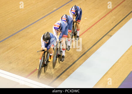 Glasgow, Schottland, Großbritannien. 3. August 2018. Großbritanniens Konkurrenten im Team pursuit bronze Final der Männer, während Tag 2 des Glasgow Europameisterschaften 2018 im Sir Chris Hoy Velodrome. Iain McGuinness/Alamy leben Nachrichten Stockfoto