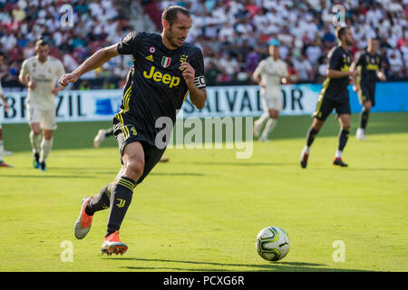 Maryland, USA. 4. August 2018. Juventus Verteidiger Giorgio Chiellini (3) übernimmt den Ball während eines Internationalen Champions Cup Match zwischen Real Madrid Juventus an FedExField in Landover, Maryland vs. Scott Taetsch/CSM Credit: Cal Sport Media/Alamy leben Nachrichten Stockfoto