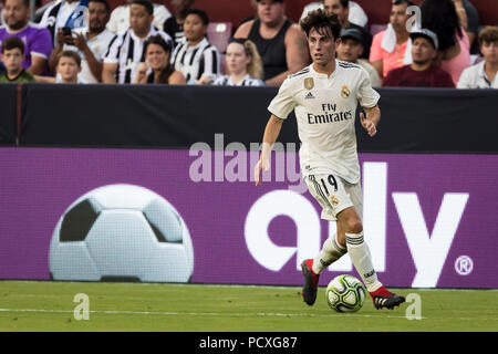 Maryland, USA. 4. August 2018. Real Madrid defender Alvaro Odriozola (19) übernimmt den Ball während eines Internationalen Champions Cup Match zwischen Real Madrid Juventus an FedExField in Landover, Maryland vs. Scott Taetsch/CSM Credit: Cal Sport Media/Alamy leben Nachrichten Stockfoto