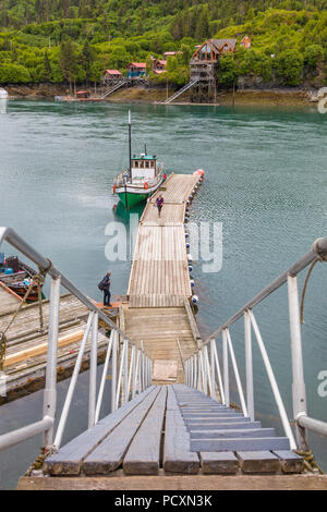 Danny J am Dock in Halibut Cove auf der Kenai Halbinsel über die Kachemak Bucht von Homer Alaska Stockfoto